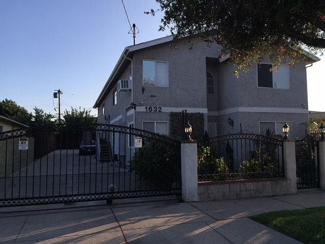 4 Unit Apt Bldg 90501
