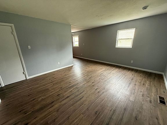3rd image of 1609 Armand Dr