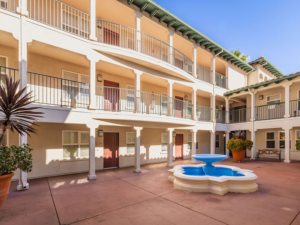 Gorgeous interior courtyard with sparkling fountain.