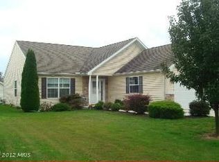 11 Lantern Ln, Shippensburg, PA 17257
