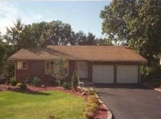 23 Oakland Ter, Fairfield, NJ 07004