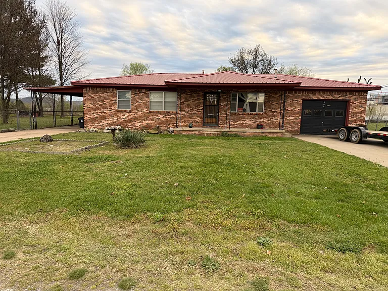 801 Arizona Ct — Photo 1