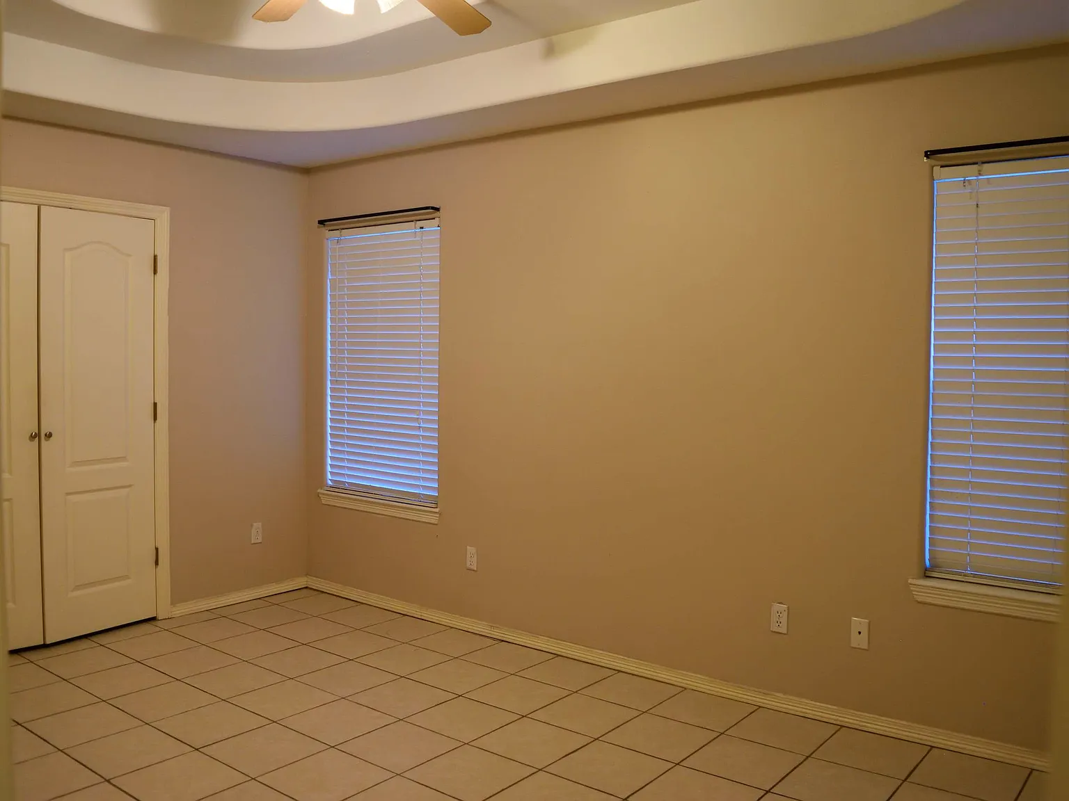 2 bed, 950 sqft, $800 — Photo 3