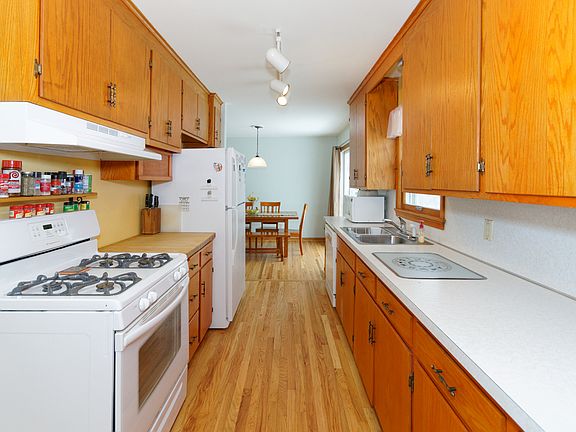 4th image of 3518 72nd Ave N
