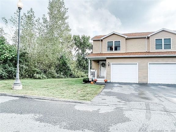 2nd image of 401 Lainey Ln #401