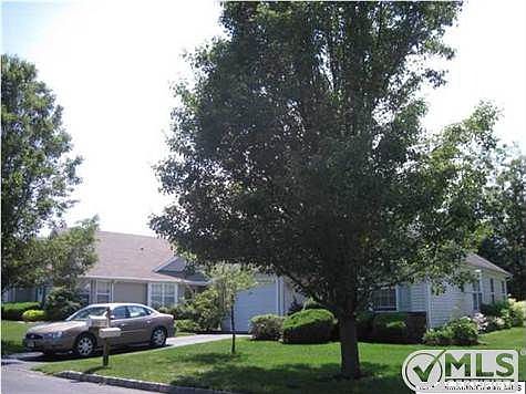 1st image of 6 Wellington Ln