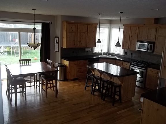 Dining/Kitchen