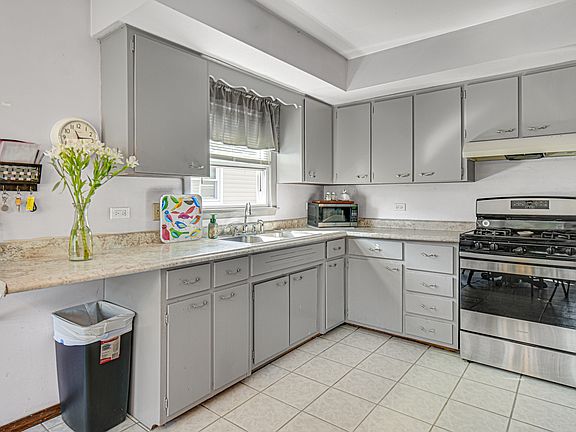 2nd image of 17333 Park Ave