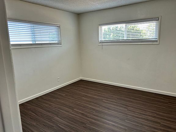 4th image of 2913 W Rosecrans Ave APT 3