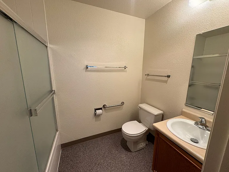 R13 — Photo 14