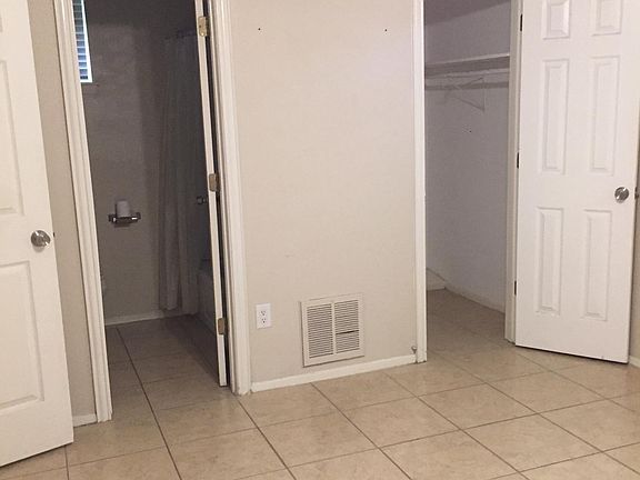 4th image of 308 Brigadoon Ln