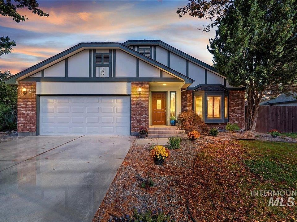 1st image of 1260 E Woodvine Ct