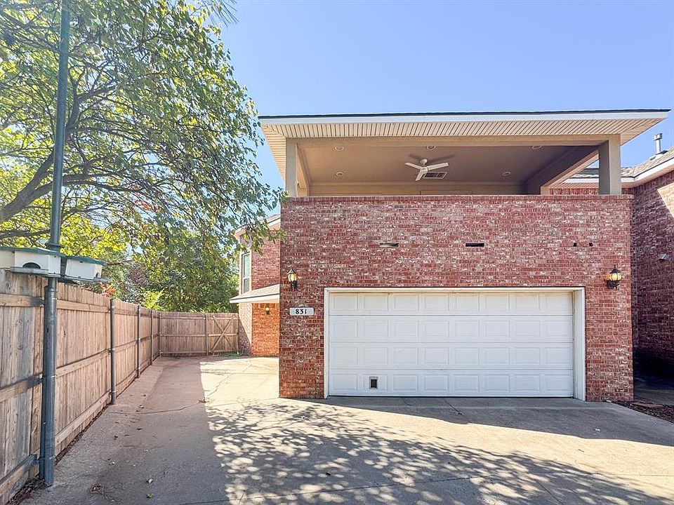 1st image of 831 Rambling Oaks Dr