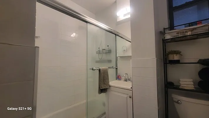 Rented by Chartwell Manhattan Realty | media 13