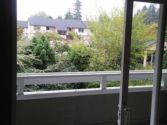 4th image of 14316 126th Ave NE APT D203