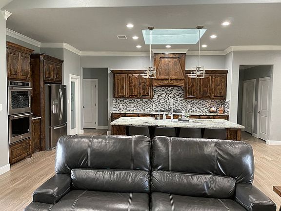 3rd image of 3007 Seafin St