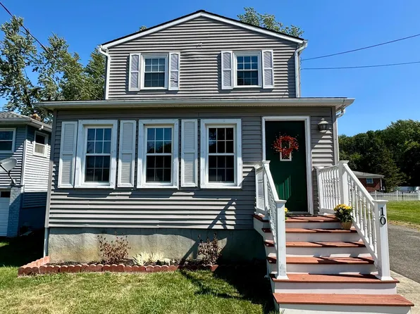 10 Massachusetts Avenue, Rensselaer, NY 12144