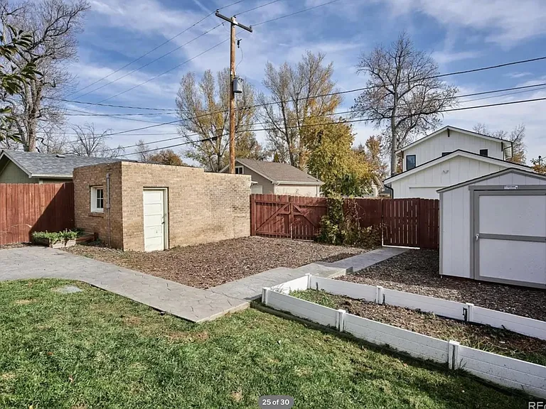 4640 Bryant St — Photo 11