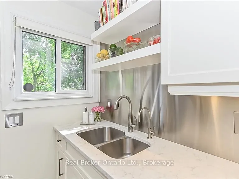 37 Meadowview Ave — Photo 12