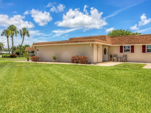 911 VILLAGE GREEN PARKWAY, BRADENTON, FL 34209