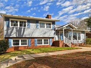 2761 London Ln, Winston Salem, NC 27103