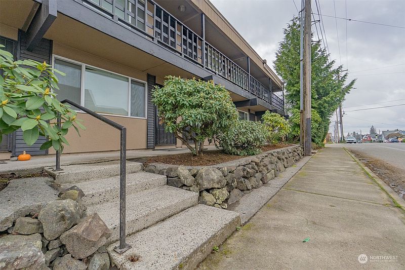 5th image of 5601 S Thompson Avenue