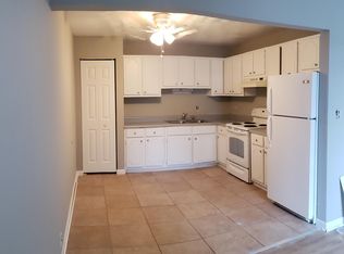 417 N 3rd St APT 102, Elburn, IL 60119
