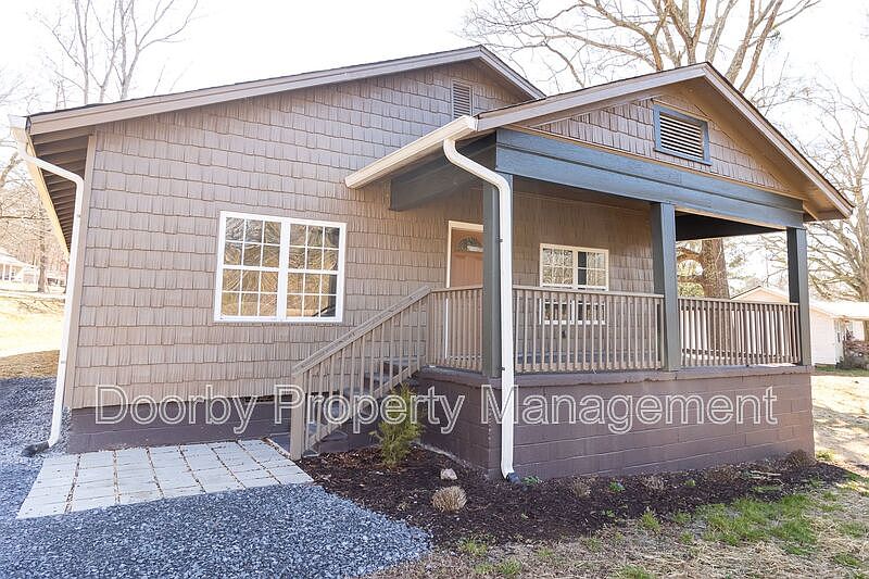 1st image of 506 Deck Dr