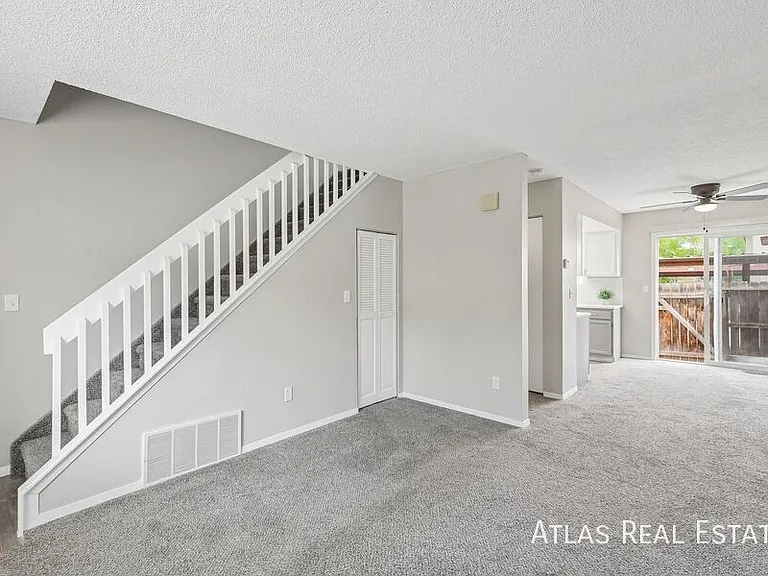 3027 Starlight Cir — Photo 7