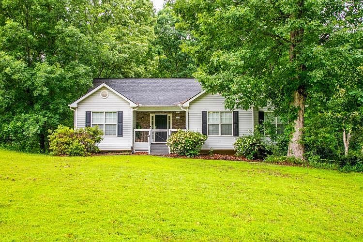 1st image of 305 Saddle Wood Dr