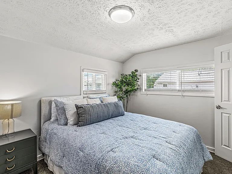 The Row Apartments — Photo 16