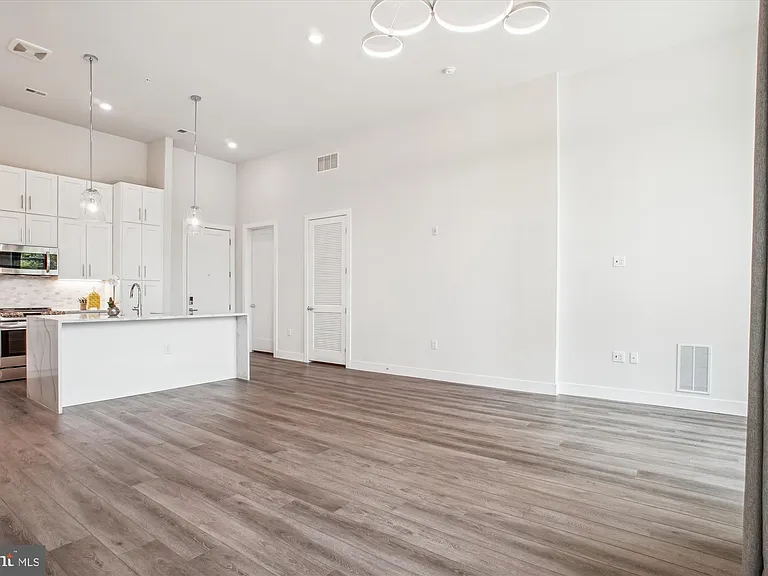 1761 Old Meadow Rd #106 — Photo 10