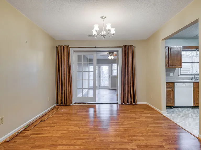 179 Franklin Parke Ct — Photo 2