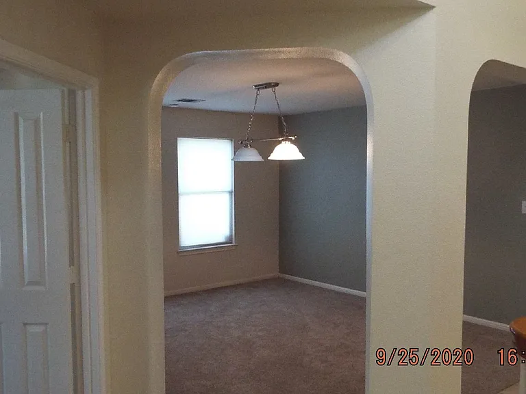204 Cinnabar Trl — Photo 5