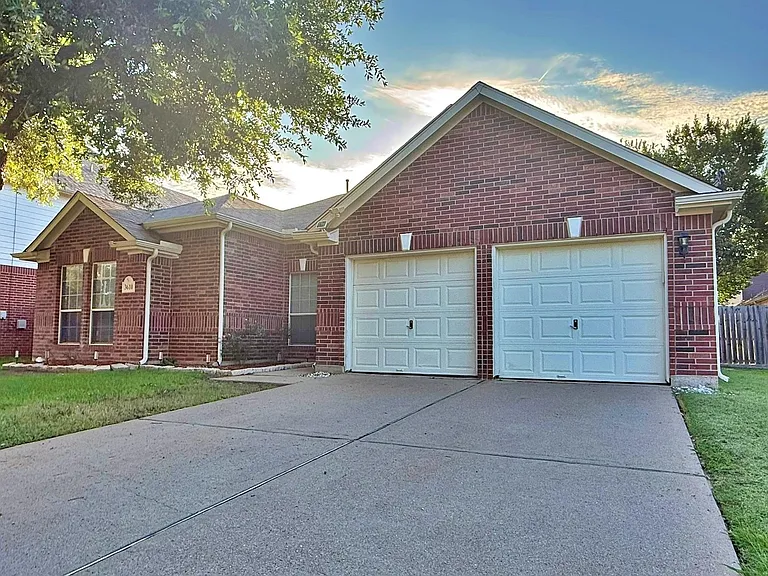 3610 Maple Pass Ct — Photo 1