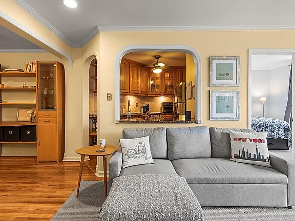 3rd image of 4230 Douglaston Pkwy APT 7G
