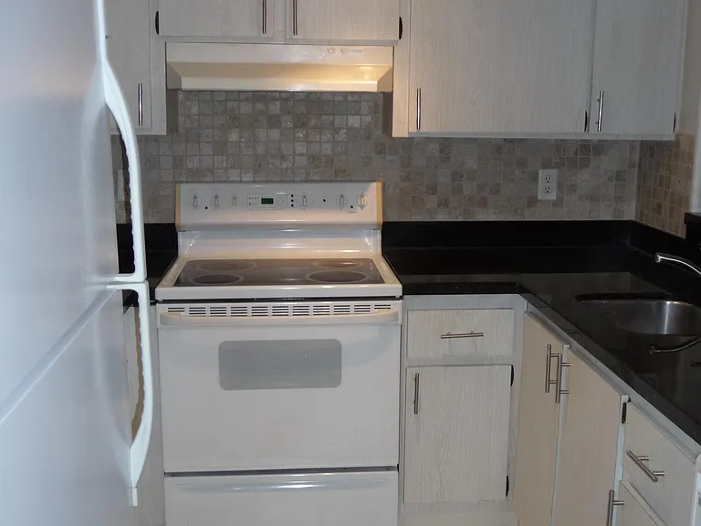 1860 Robalo Dr #105A — Photo 20