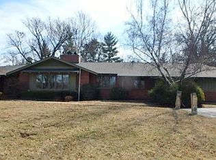 404 SW Westchester Rd, Topeka, KS 66606