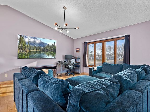 3rd image of 1400 6th Avenue