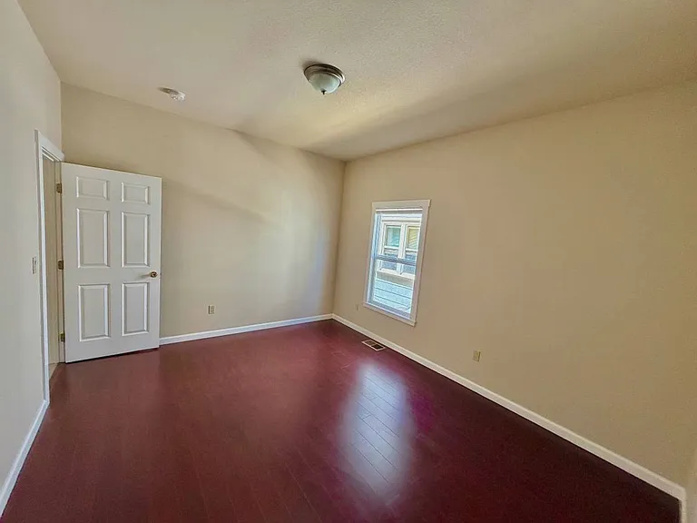 925 Apgar St — Photo 10