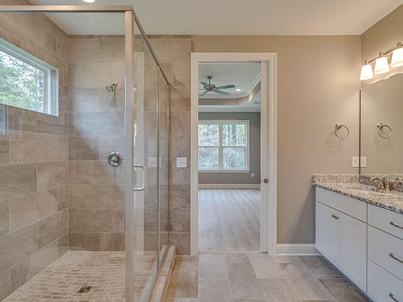 2nd image of 14 Laurel Oaks Dr