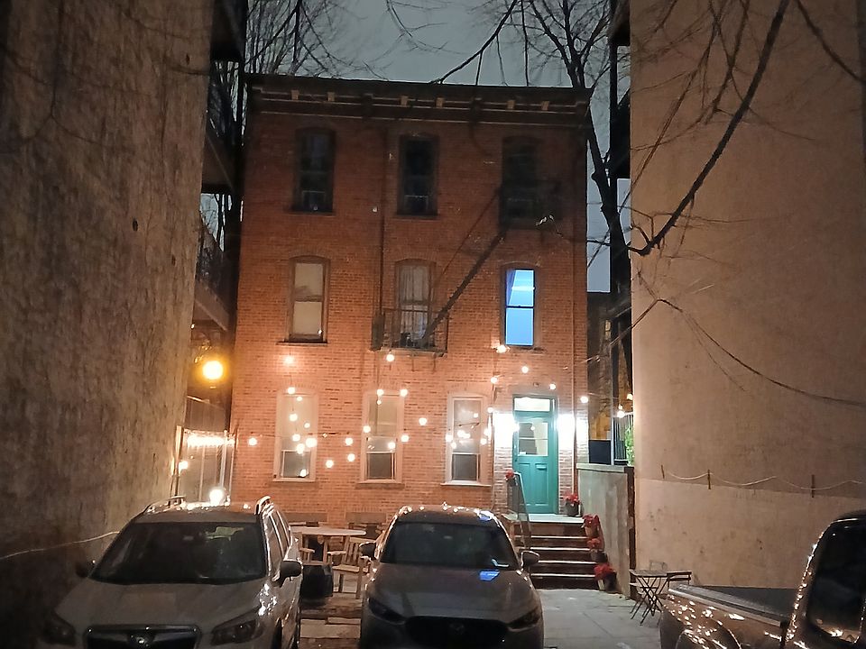 1st image of 124 Bright St #3