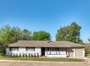 4516 Rolling Hills Dr, Fort Worth, TX 76119