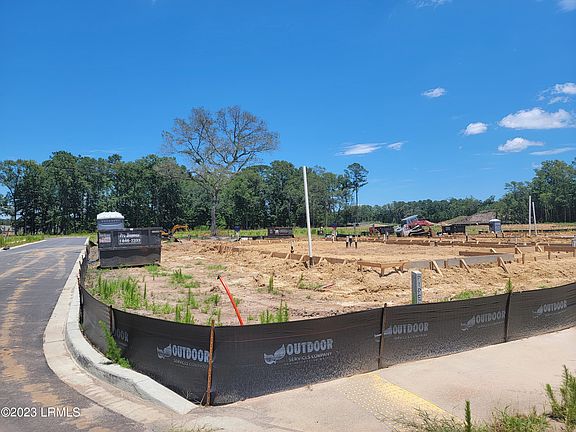4th image of 24 Whispering Oaks Circle