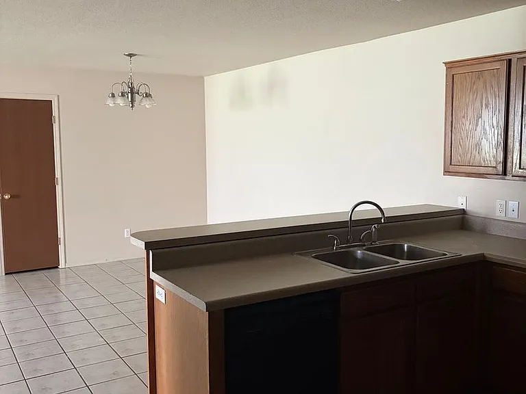 1115 Grinnel Cir #B — Photo 7