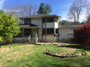 538 Shamrock Dr, Asheville, NC 28803