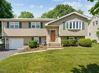 20 Crescent Rd, Wanaque, NJ 07465
