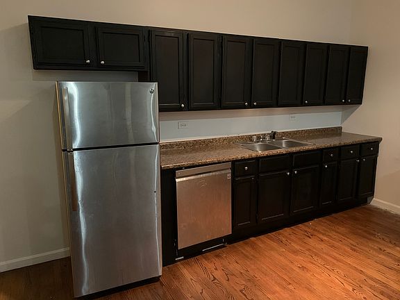 3rd image of 4605 S Vincennes Ave #1