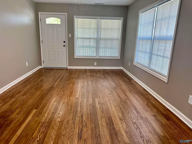 3111 Hale Dr SW — Photo 5