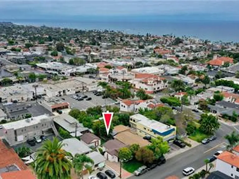 157 Avenida Serra — Photo 2